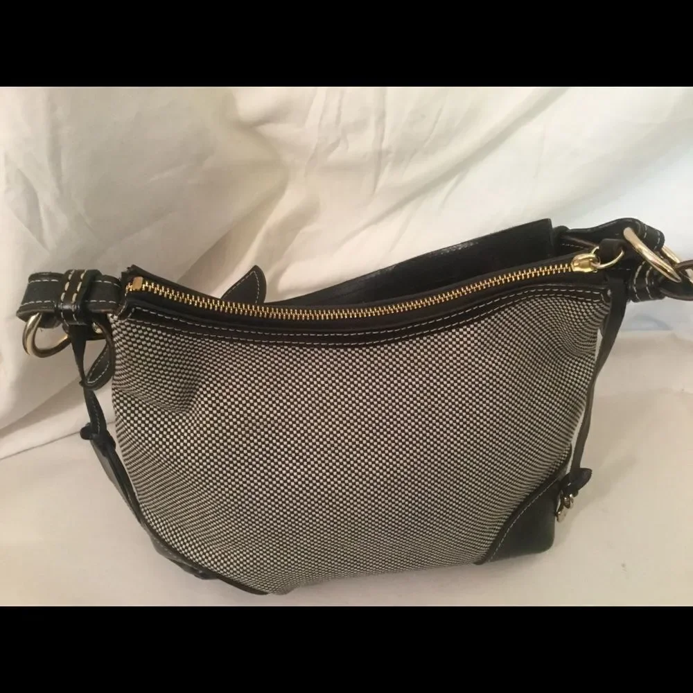 Dooney & Bourke good preowned